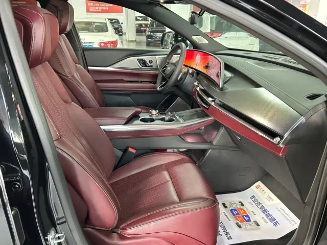 Cadillac XT5 — Фото автомобиля 3