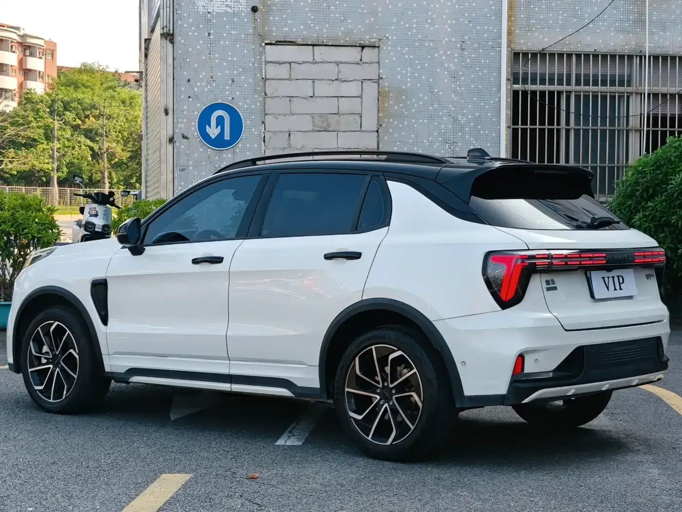 Lynk & Co Lynk & Co 01 2023 1.5TD EM-F AM — Фото автомобиля 8