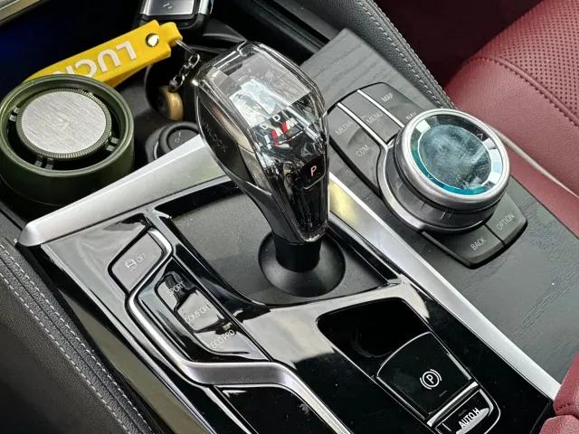 BMW 5 Series — Фото автомобиля 14