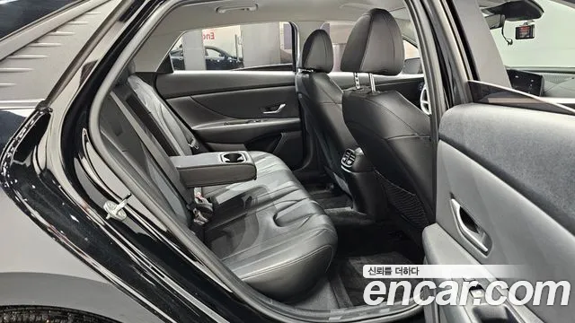 Hyundai AVANTE Avante (CN7) — Фото автомобиля 11