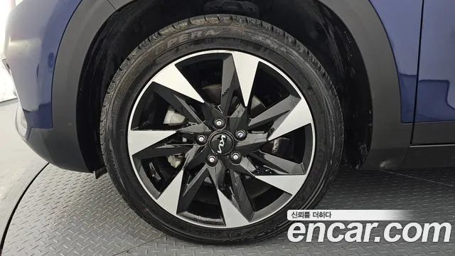Kia Seltos Seltos Бензин 1.6 Turbo 4WD — Фото автомобиля 5