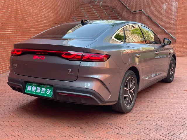 BYD Qin L — Фото автомобиля 6