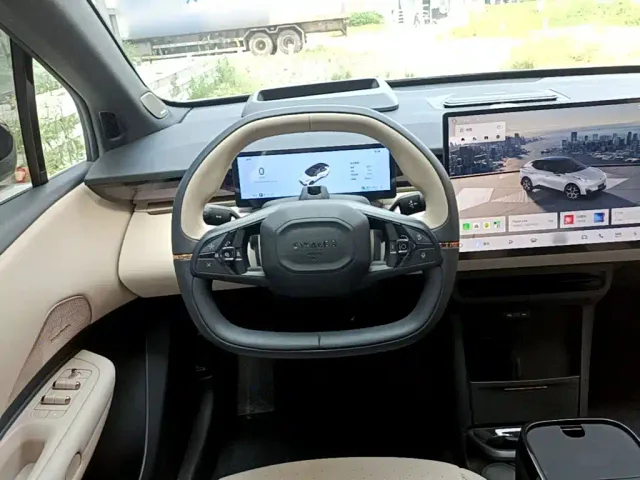 Lynk & Co Z20 — Фото автомобиля 6