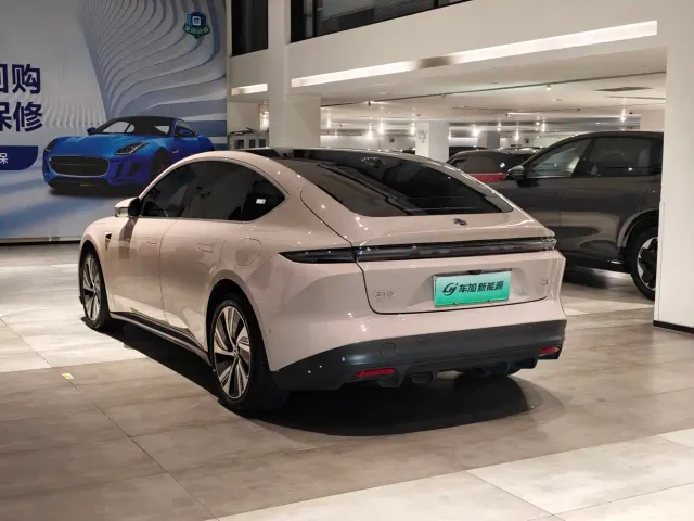 Nio ET5 — Фото автомобиля 8