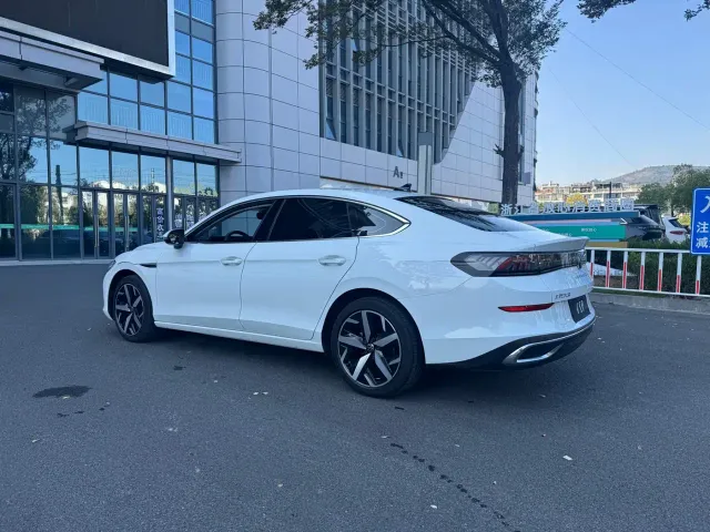 Volkswagen Lamando — Фото автомобиля 8