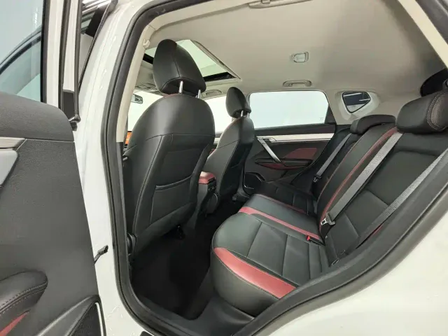 Geely Binyue — Фото автомобиля 9