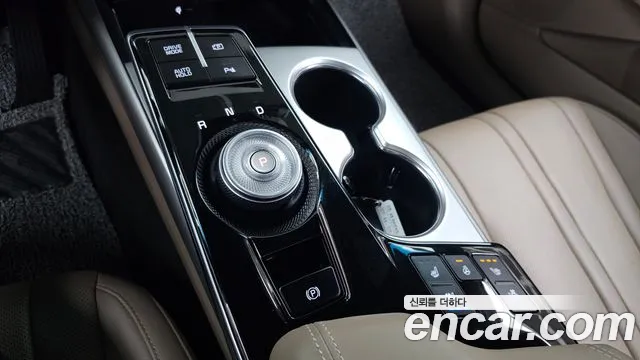 Kia K8 Hybrid — Фото автомобиля 12