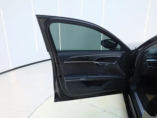 Audi A8 — Фото автомобиля 22