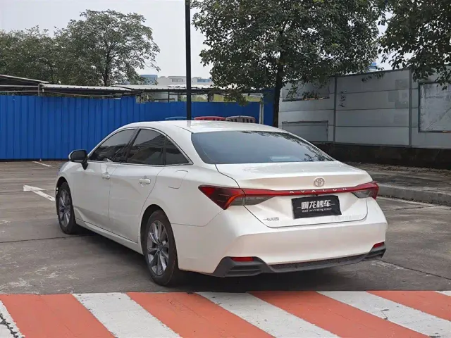 Toyota Avalon — Фото автомобиля 7