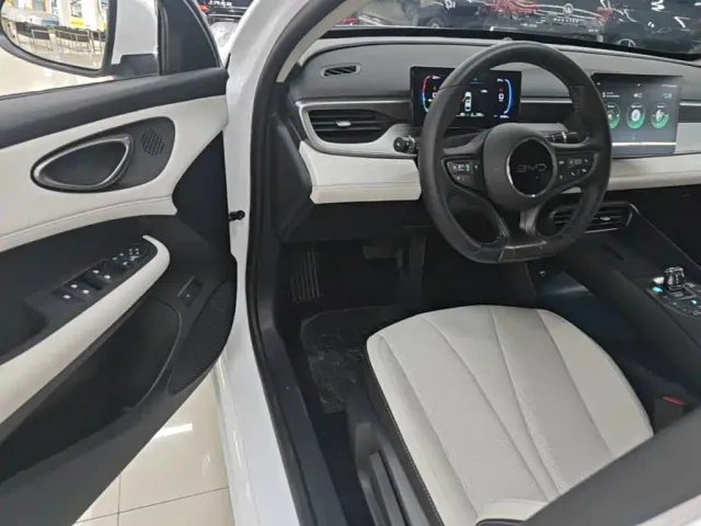 BYD Seal 05 DM-i — Фото автомобиля 15