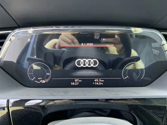 Audi e-tron — Фото автомобиля 20