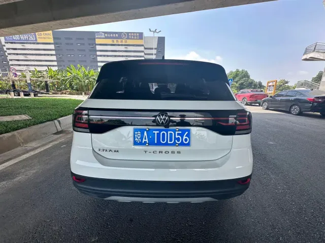 Volkswagen T-Cross — Фото автомобиля 6
