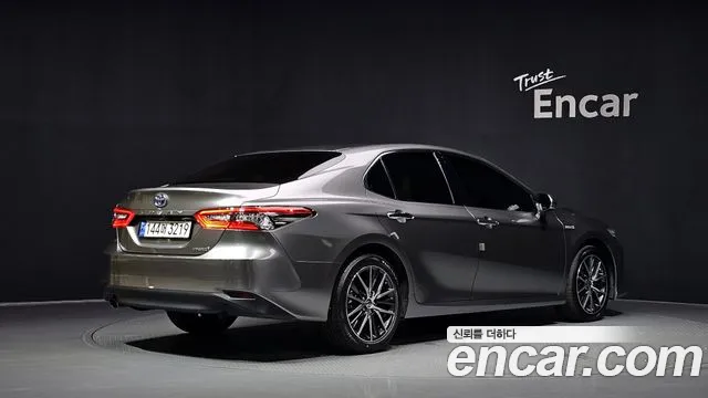 Toyota Camry — Фото автомобиля 2