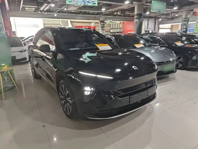 Nio ES8 — Фото автомобиля 3