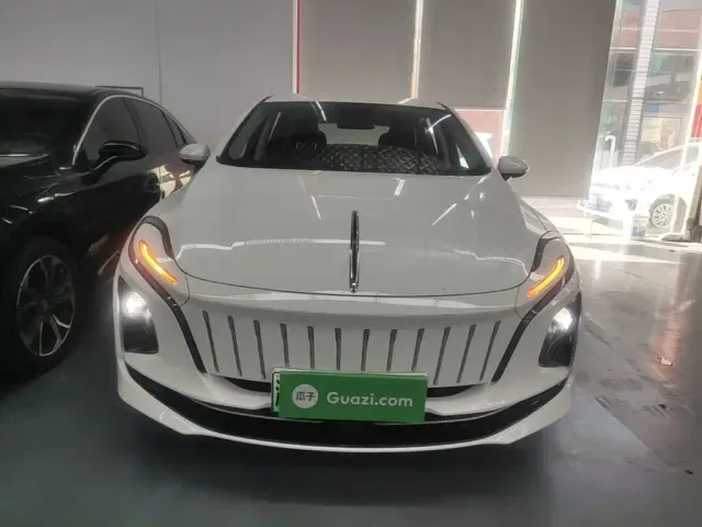 Hongqi E-QM5 — Фото автомобиля 2