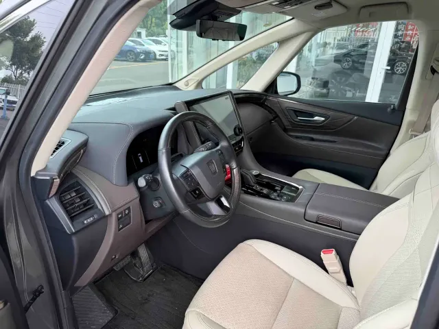 Toyota Vellfire — Фото автомобиля 5