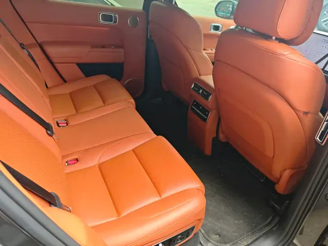 Li Auto L7 — Фото автомобиля 12