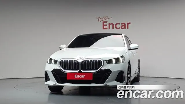 BMW 5 Series G60 — Фото автомобиля 3