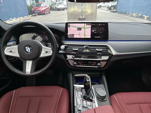 BMW 5 Series — Фото автомобиля 14