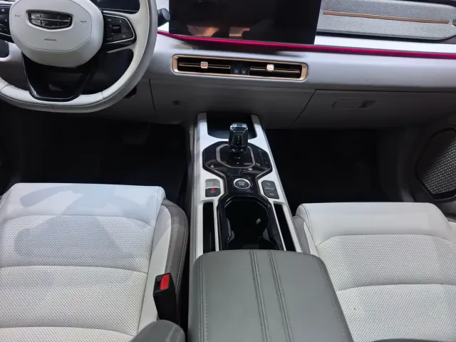 Geely ICON — Фото автомобиля 11