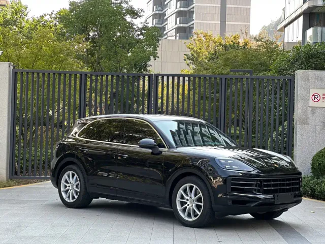 Porsche Cayenne — Фото автомобиля 3
