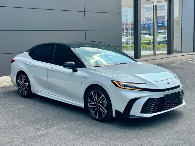 Toyota Camry — Фото автомобиля 3