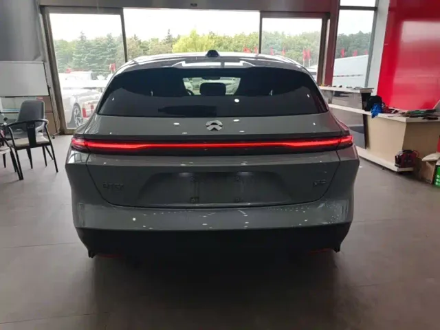 Nio ET5 Touring — Фото автомобиля 5