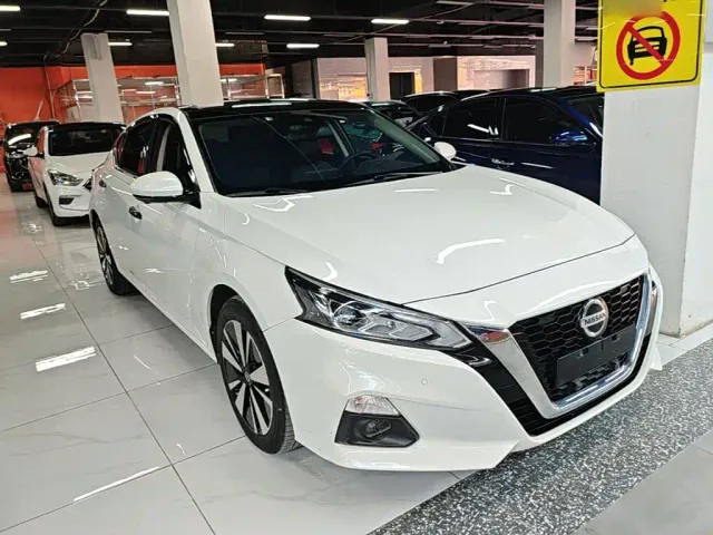 Nissan Teana — Фото автомобиля 3