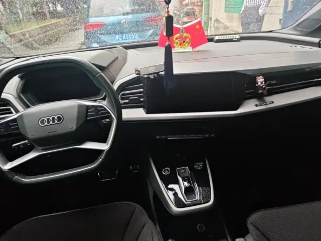 Audi Q5 e-tron — Фото автомобиля 12