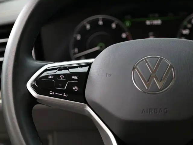 Volkswagen Touareg — Фото автомобиля 17
