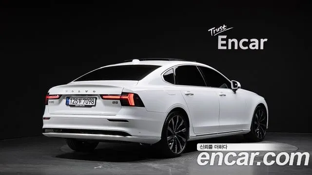 Volvo S90 — Фото автомобиля 2
