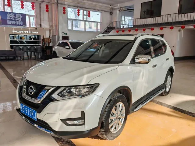 Nissan X-Trail — Фото автомобиля 2