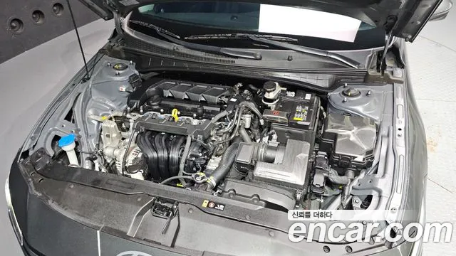 Hyundai Avante CN7 — Фото автомобиля 9