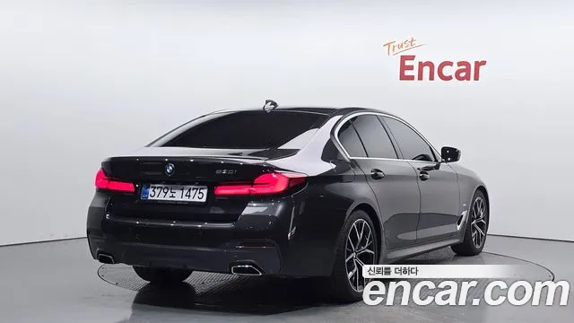 BMW 5-Series — Фото автомобиля 2