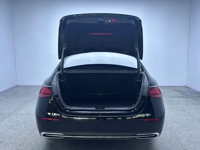 Mercedes-Benz E-Class — Фото автомобиля 10