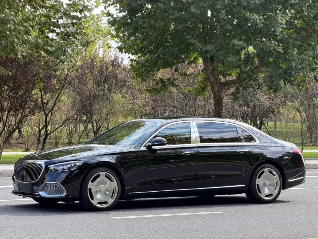 Фотография автомобиля — Mercedes-Benz Maybach S-Class