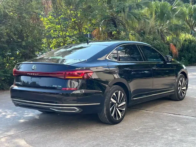 Volkswagen Passat — Фото автомобиля 6