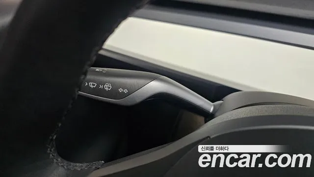 Tesla Model Y — Фото автомобиля 16