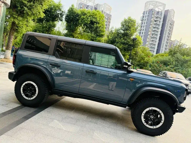Ford Bronco — Фото автомобиля 2