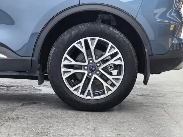 Ford Escape — Фото автомобиля 13