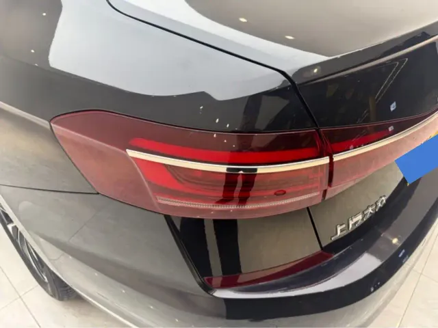 Volkswagen Passat — Фото автомобиля 17