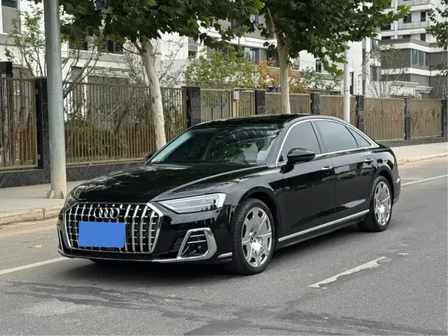 Фотография автомобиля — Audi A8