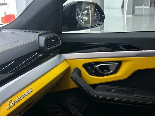 Lamborghini Urus — Фото автомобиля 29