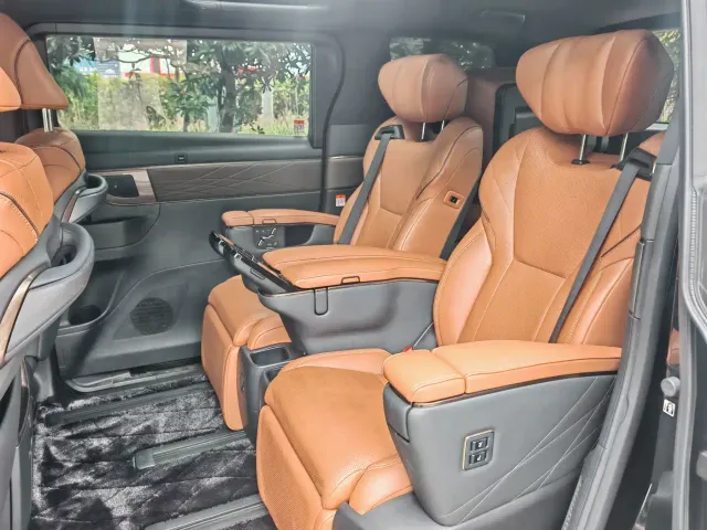 Toyota Vellfire — Фото автомобиля 5