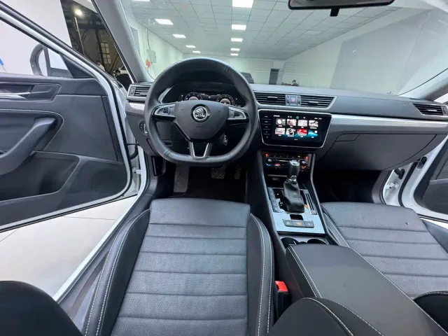 Skoda Superb — Фото автомобиля 9