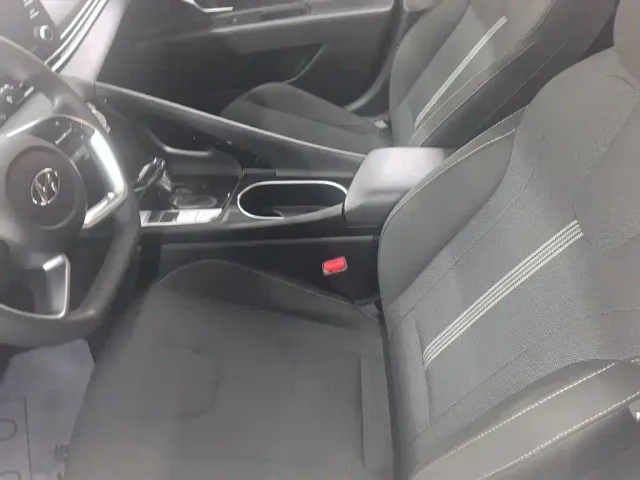 Hyundai Elantra — Фото автомобиля 16