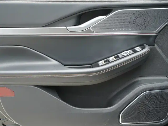 Lincoln Z — Фото автомобиля 5