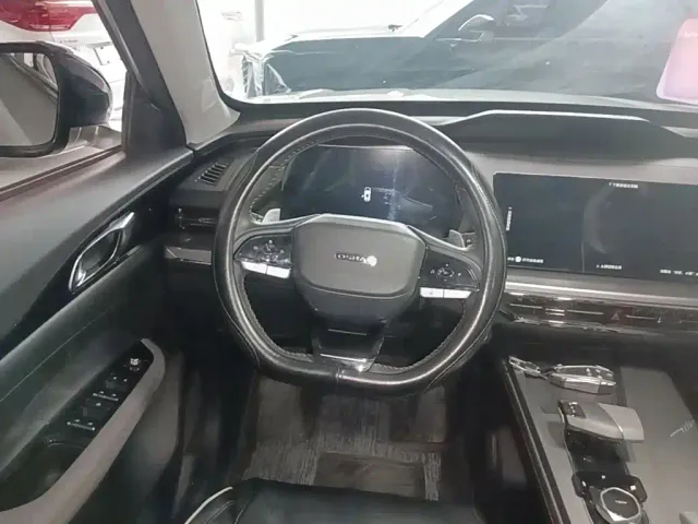 Changan Z6 — Фото автомобиля 10