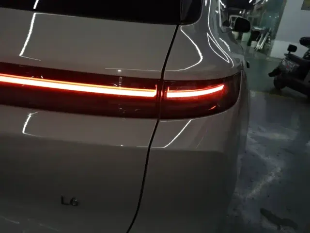 Li Auto L6 — Фото автомобиля 7
