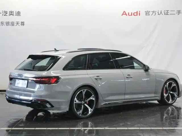 Audi RS 4 — Фото автомобиля 5